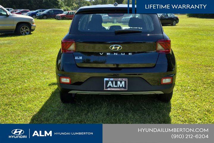 New 2026 Onyx Black Hyundai SE image 8