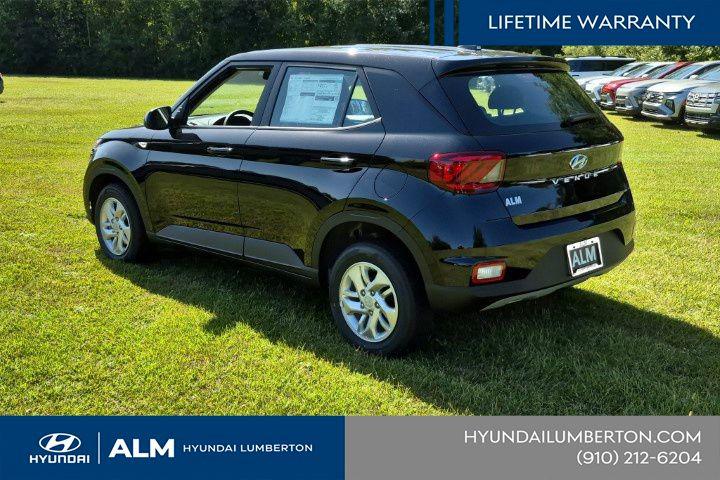 New 2026 Onyx Black Hyundai SE image 10