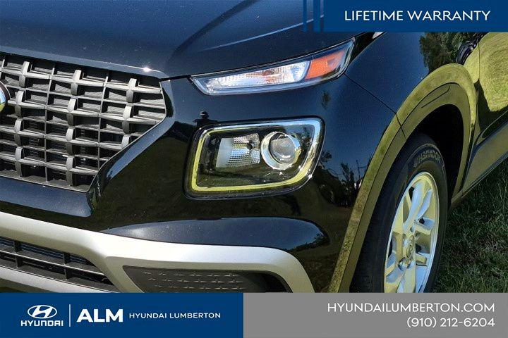 New 2026 Onyx Black Hyundai SE image 12
