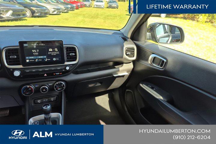 New 2026 Onyx Black Hyundai SE image 21