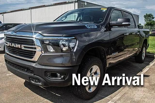 2019 Ram 1500 Big Horn/Lone Star Crew Cab 4x4 5'7" Box for sale in Quincy, IL