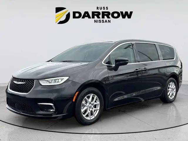 2023 Chrysler Pacifica Touring L for sale in Milwaukee, WI