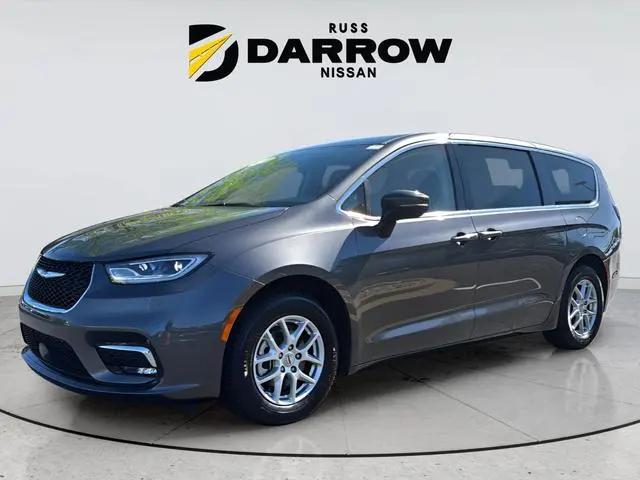 2023 Chrysler Pacifica Touring L for sale in Milwaukee, WI
