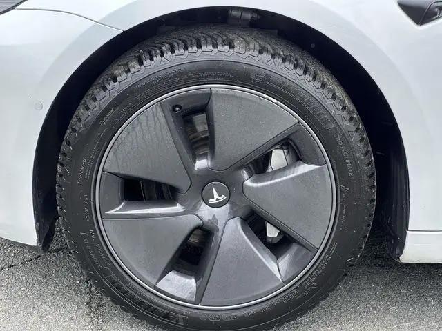 2021 Tesla Model 3 Standard Range Plus Rear-Wheel Drive