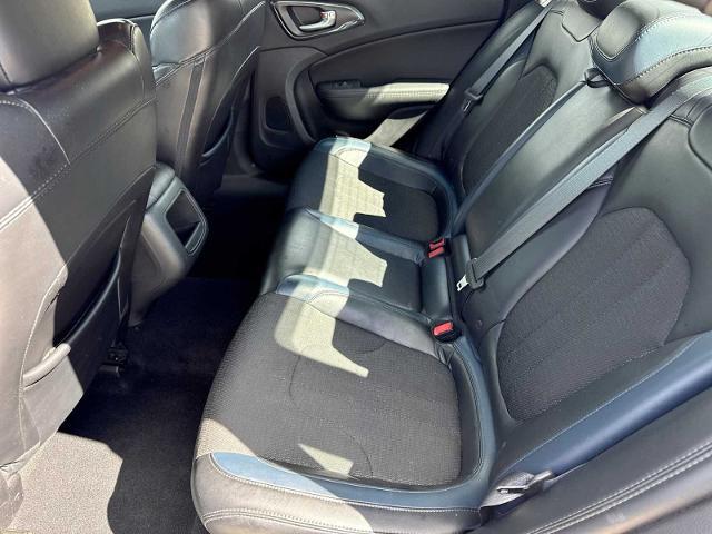 2016 Chrysler 200 S