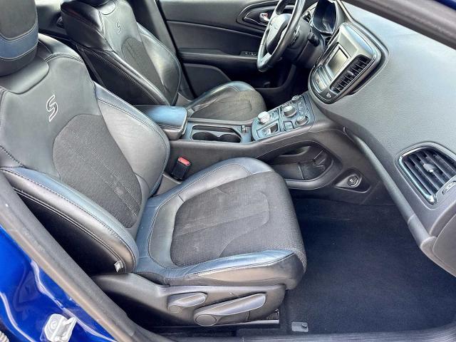 2016 Chrysler 200 S