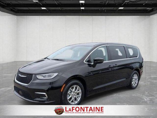 2024 Chrysler Pacifica Touring L for sale in Lansing, MI