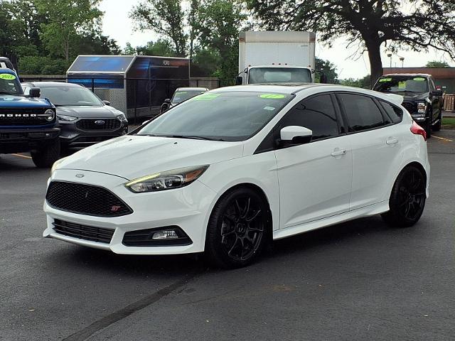2017 Ford Focus Base for sale in Woodhaven, MI