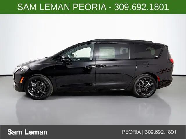 2027 Chrysler Pacifica Limited