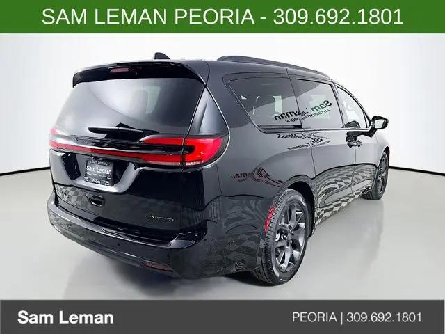 2027 Chrysler Pacifica Limited