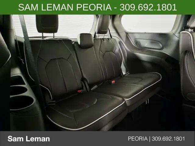 2027 Chrysler Pacifica Limited