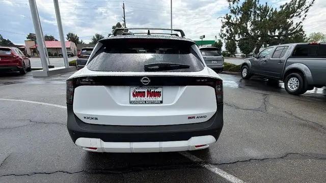 2026 Nissan Kicks SR