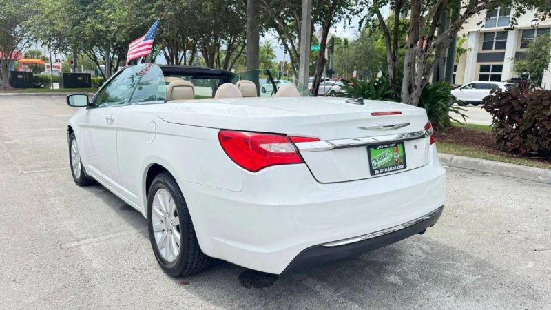 2011 Chrysler 200 Touring