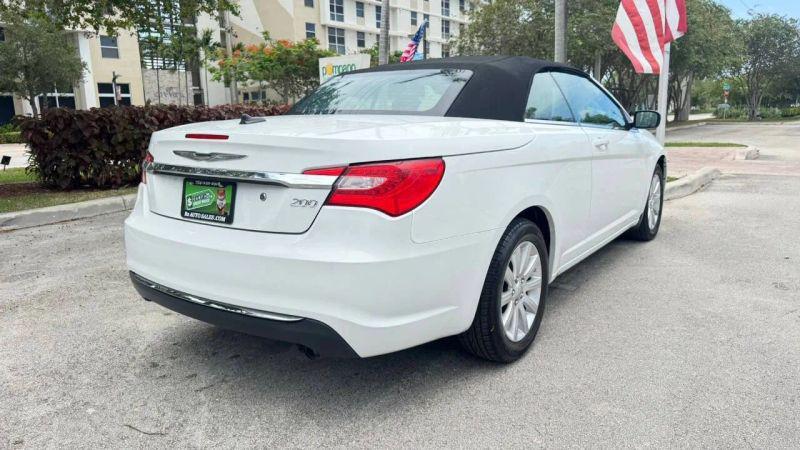 2011 Chrysler 200 Touring