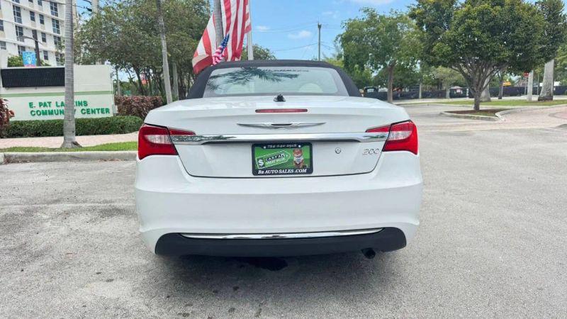 2011 Chrysler 200 Touring