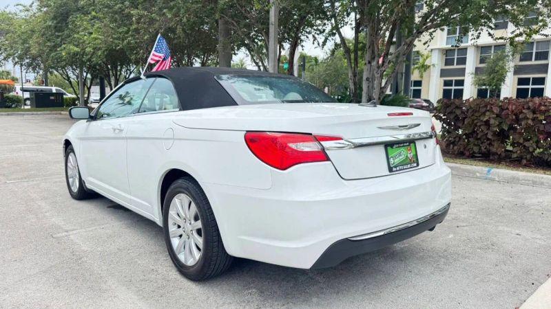 2011 Chrysler 200 Touring