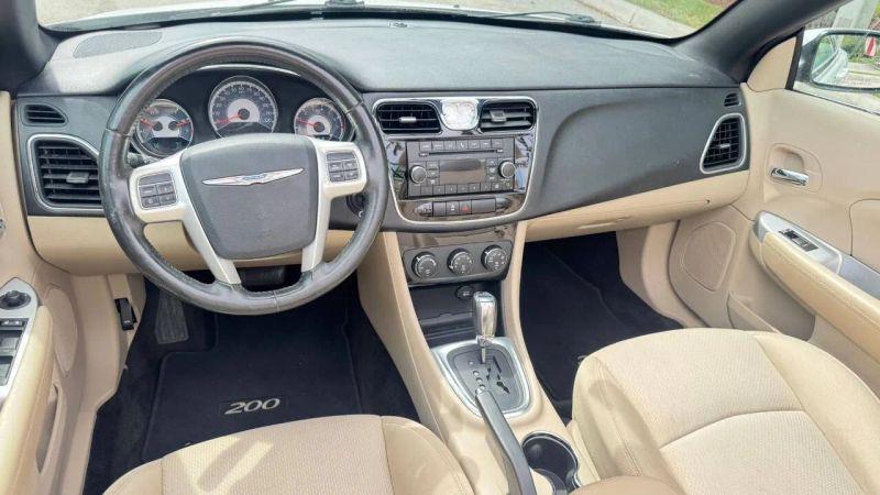 2011 Chrysler 200 Touring