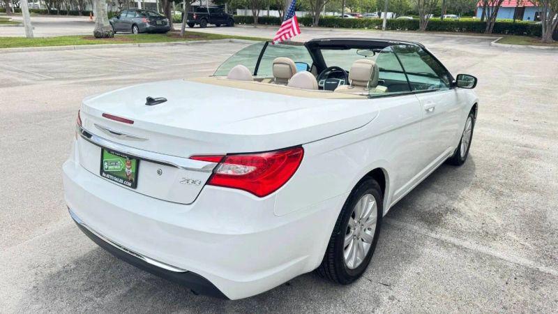 2011 Chrysler 200 Touring