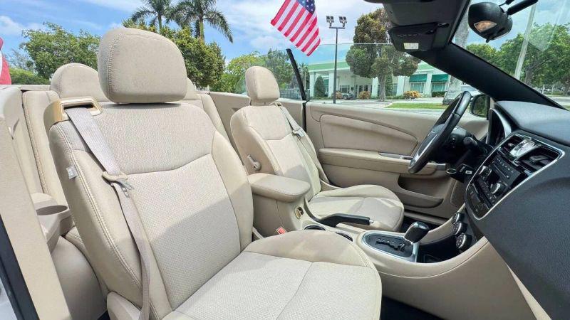 2011 Chrysler 200 Touring