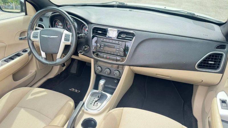 2011 Chrysler 200 Touring