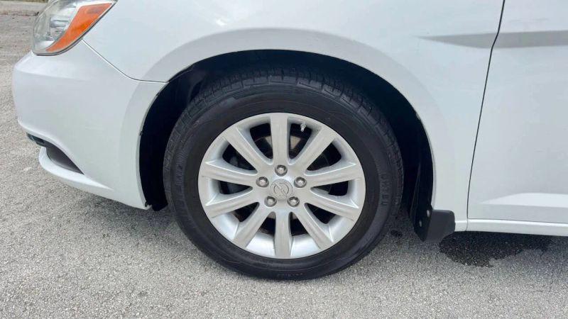 2011 Chrysler 200 Touring