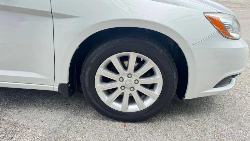 2011 Chrysler 200 Touring