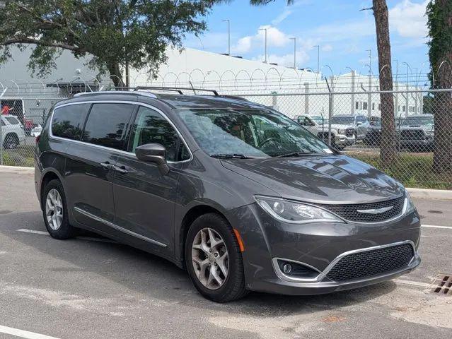 2017 Chrysler Pacifica Touring-L Plus