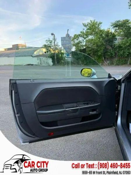 2013 Dodge Challenger SXT