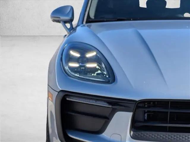 2025 Porsche Macan T