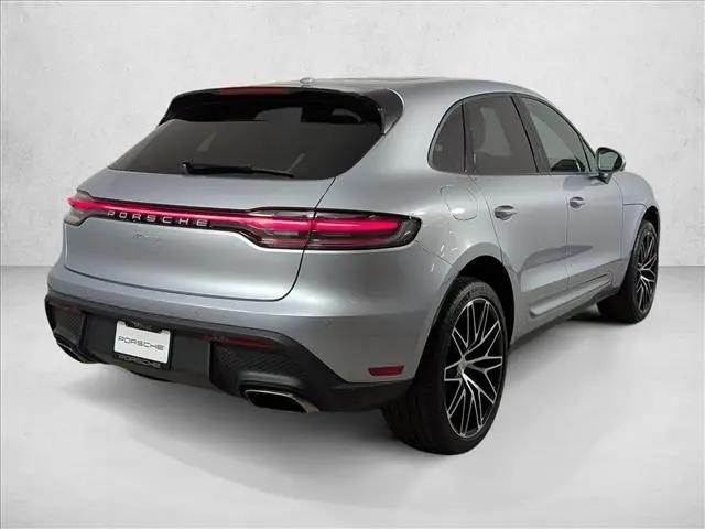 2025 Porsche Macan T
