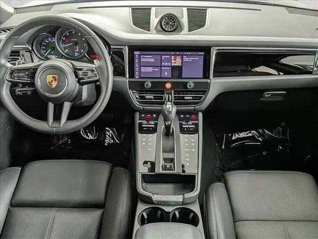 2025 Porsche Macan T