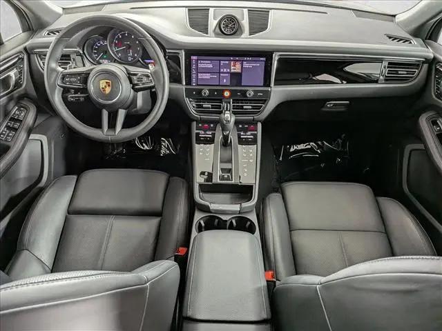 2025 Porsche Macan T