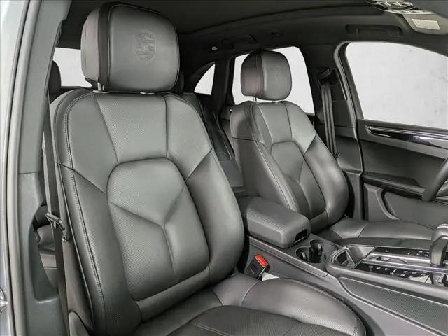 2025 Porsche Macan T