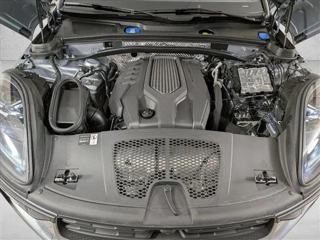 2025 Porsche Macan T