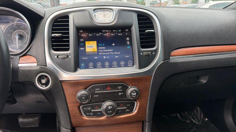 2017 Chrysler 300 C Platinum