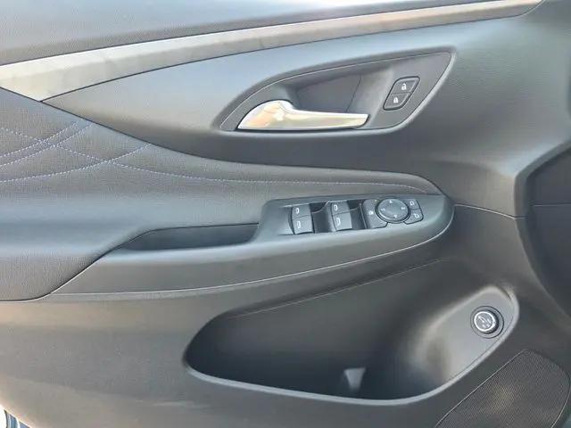 2026 Buick NV Sport Touring FWD