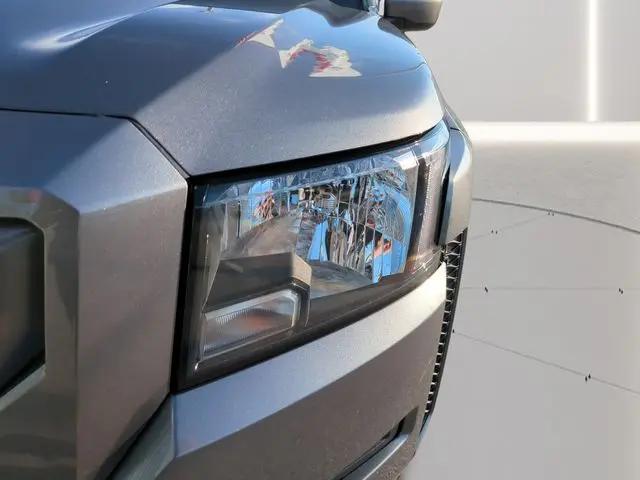 2024 Nissan Frontier Crew Cab SV 4x2