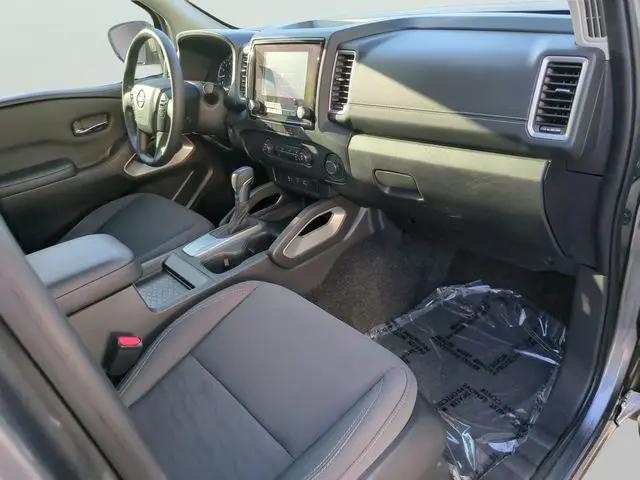 2024 Nissan Frontier Crew Cab SV 4x2