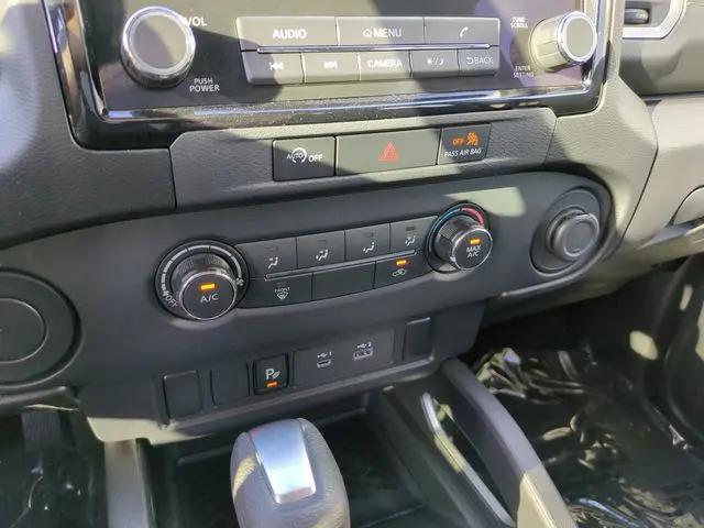 2024 Nissan Frontier Crew Cab SV 4x2