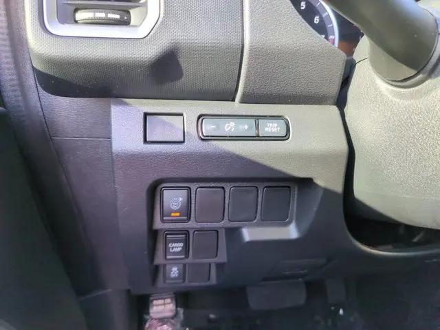 2024 Nissan Frontier Crew Cab SV 4x2