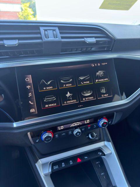 2025 Audi Q3 Premium 45 TFSI S line quattro Tiptronic