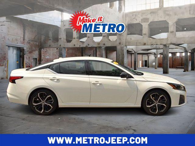 2024 Nissan Altima SR FWD for sale in Chicopee, MA