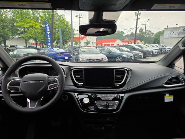 2027 Chrysler Pacifica PACIFICA SELECT