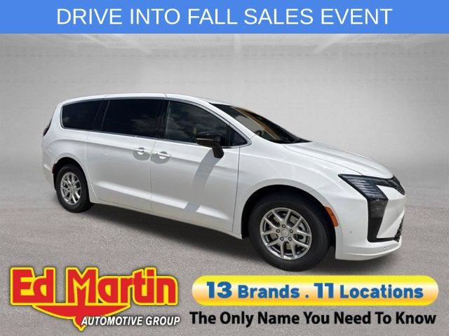 2027 Chrysler Pacifica Select for sale in Anderson, IN