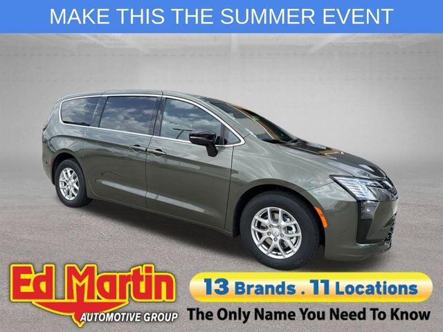 2027 Chrysler Pacifica PACIFICA SELECT