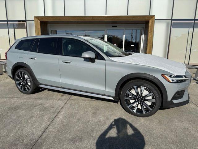 2026 Volvo V60 Cross Country Ultra, B5 AWD Gas mild hybrid for sale in Lynnwood, WA