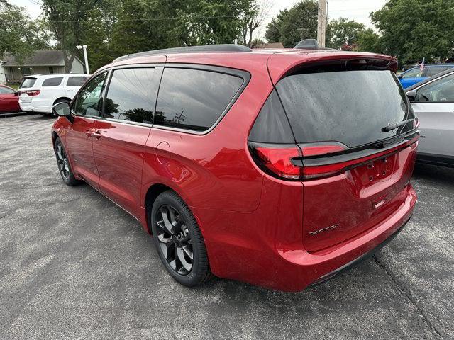 2027 Chrysler Pacifica PACIFICA SELECT