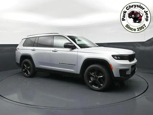 2023 Jeep Grand Cherokee L Altitude 4x4 for sale in Burnsville, MN