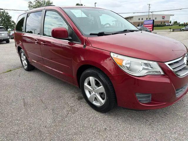 2011 Volkswagen Routan SE for sale in Florence, KY