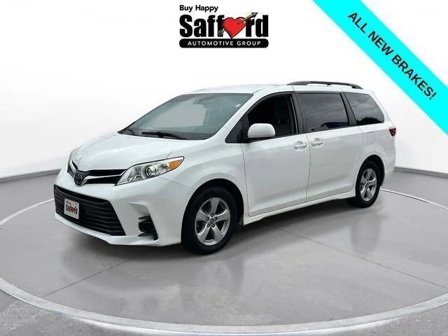 2020 Toyota Sienna LE 2020 Toyota Sienna LE